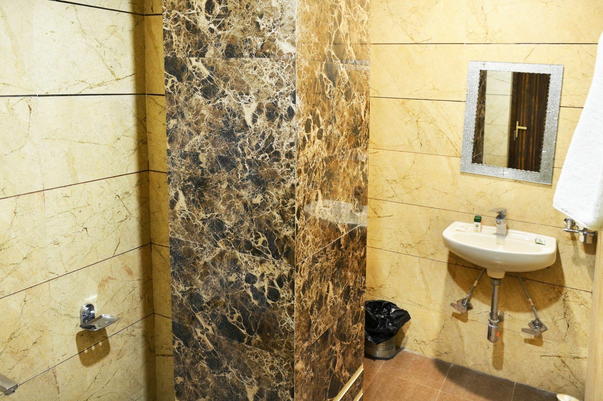 Oyo 7447 Grand Park Otel Amritsar Dış mekan fotoğraf